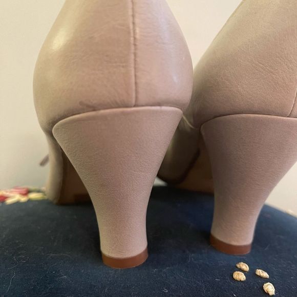 Anthropologie Retro Looking Biviel Vegan Leather Heels - Picture 6 of 8